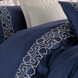 Broderie arabesque sur housse de couette satin de coton bleu marine – HB-R8