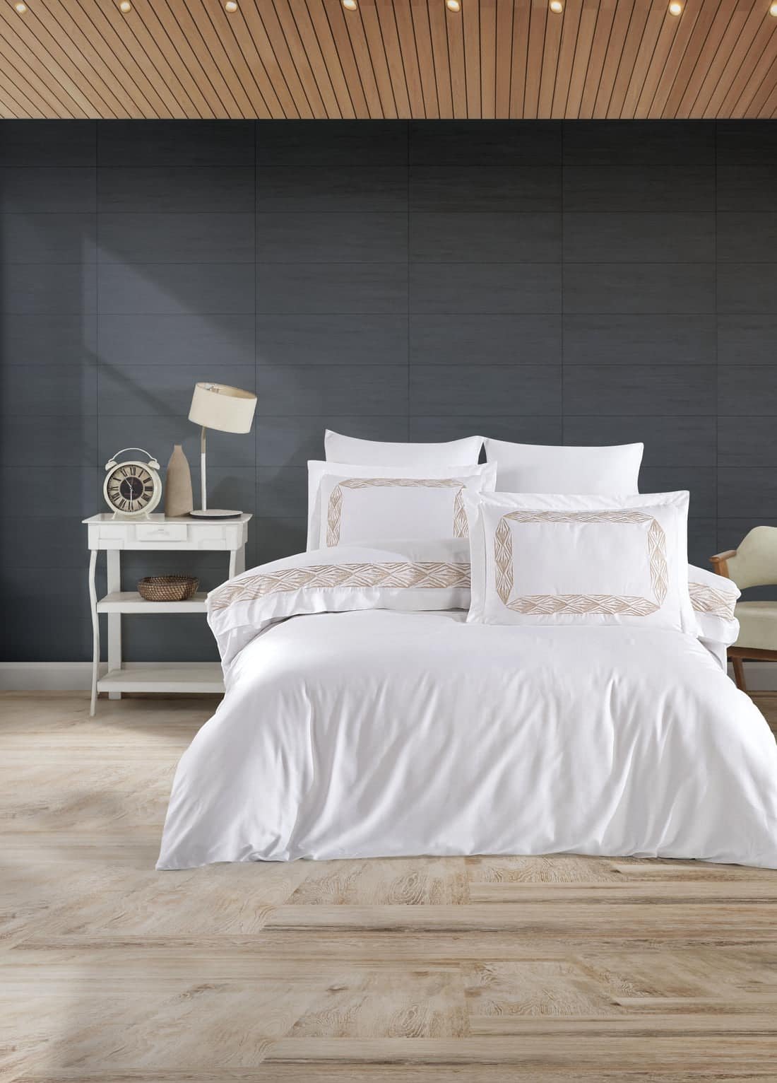Chambre avec parure brodée Losanges Dorés blanche – HB-R26
