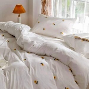 Parure housse de couette brodée Petites Marguerites blanc fleurs jaunes – HB-R21