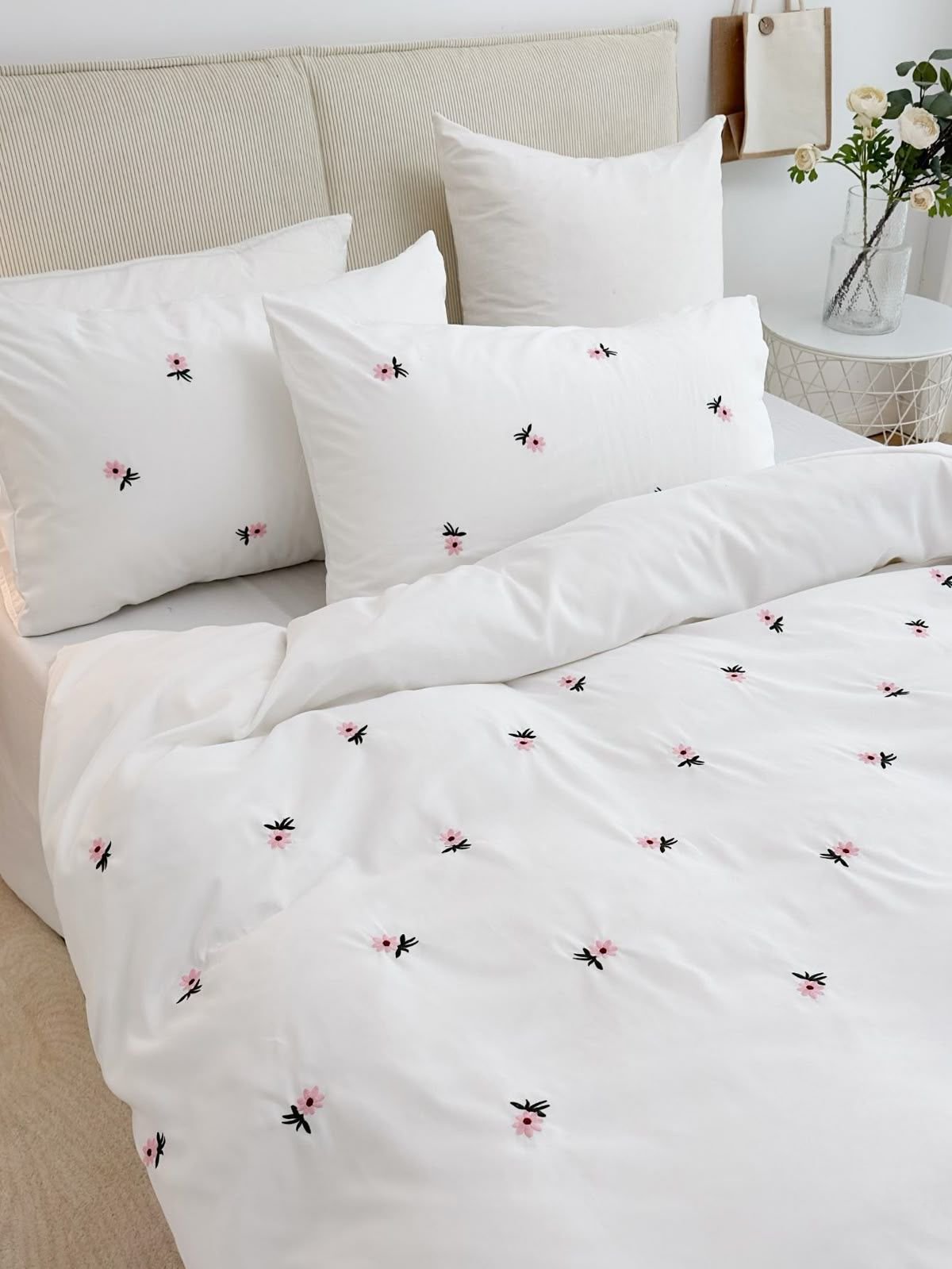 Parure housse de couette brodée Petites Marguerites blanc fleurs roses – HB-R21