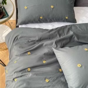 Parure housse de couette brodée Petites Marguerites gris fleurs jaunes – HB-R21