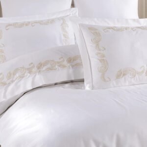 Taies et housse brodées volutes dorées satin de coton blanc – HB-R25